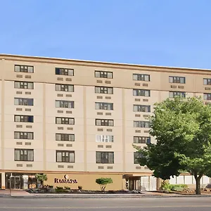 Ramada By Wyndham Hotel East Orange